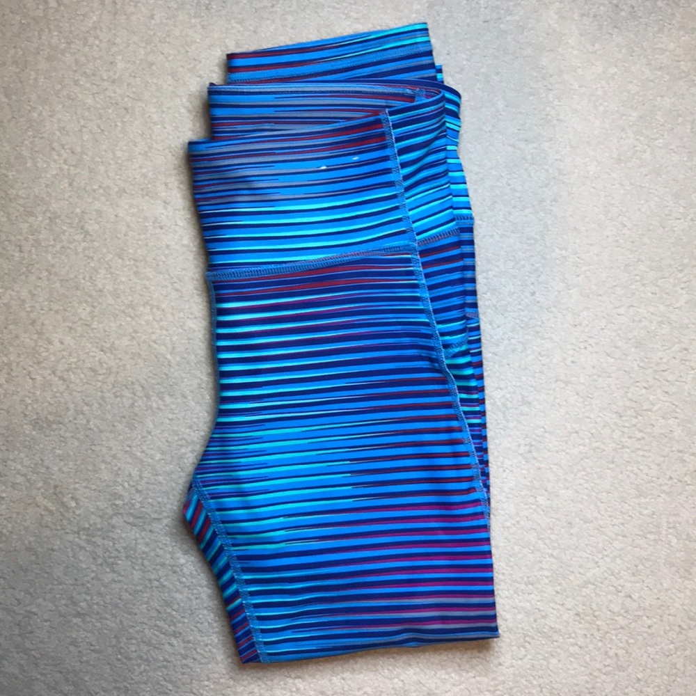 GapFit Gfast gradient stripe Capri leggings small